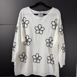 Liv Milano white sweater with black sequin flowers